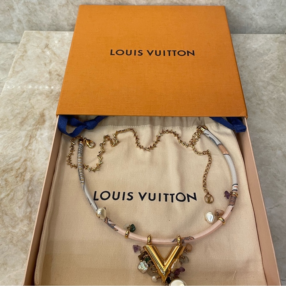 Louis Vuitton choker necklace with gem dangles